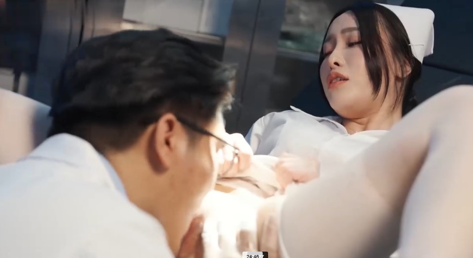 Bác sĩ cho em thăng chức, em sẽ vạch lìn cho bác sĩ xoạc